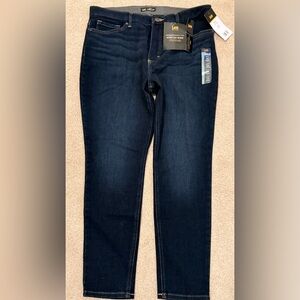 Lee Women’s Skinny Leg Jeans Sixe 14 Short NWT